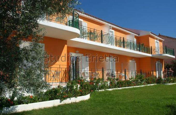 Erietta Studios Свороната Екстер'єр фото