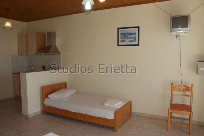 Erietta Studios Свороната Номер фото